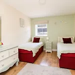 2 Pines Farm Ferienhaus *